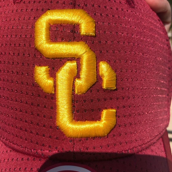 USC Trojans Training Flex Cap Adjustable Cardinal Red & Gold Baseball Hat NEW - Picture 3 of 6
